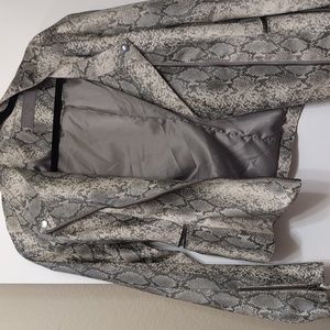 NWOT BLANK NYC Vegan Leather Snakeskin Print Moto Jacket Dark Cloud